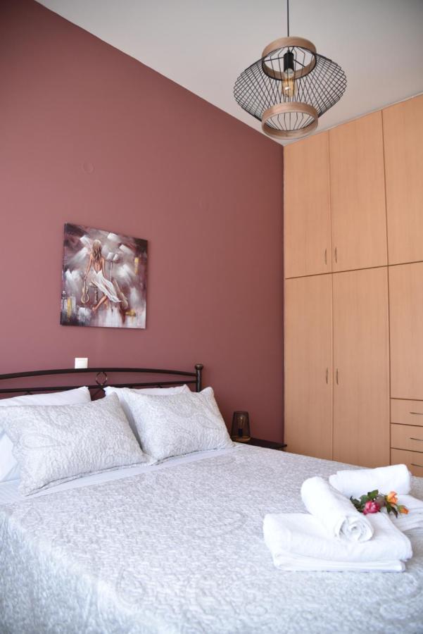 Family Apartments 3 Lechaio Екстер'єр фото