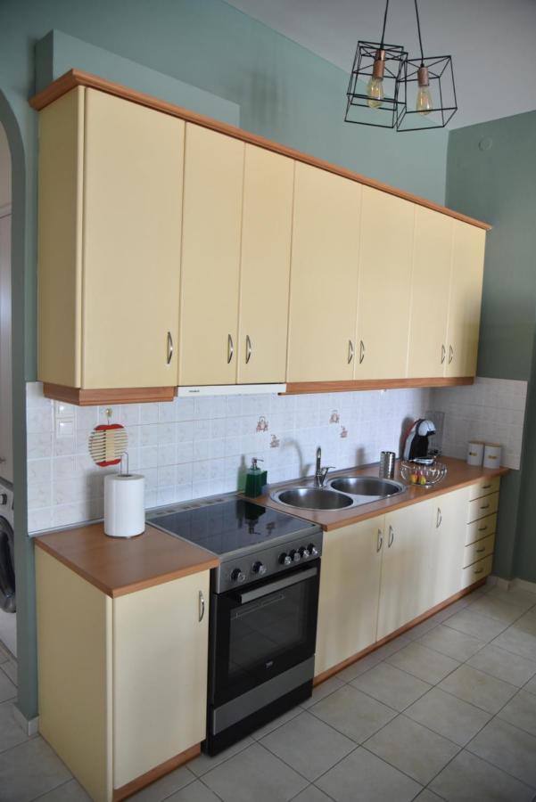 Family Apartments 3 Lechaio Екстер'єр фото